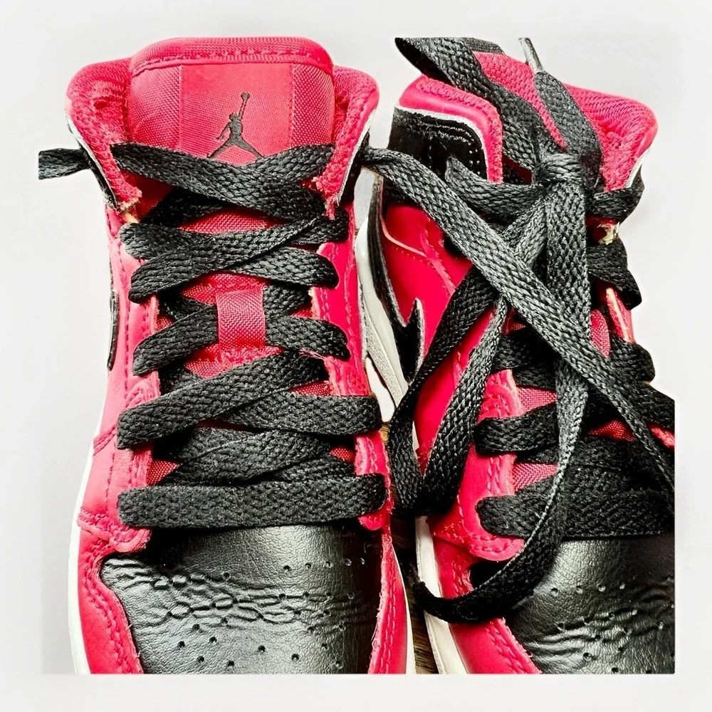 Nike Air Jordan 1 Mid Red Black Reverse Bred Kids Size 11C 640734-660 - Picture 5 of 9